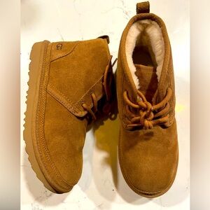 New TAN UGG Neumel II TIE BOOTS size 37 Or US 5